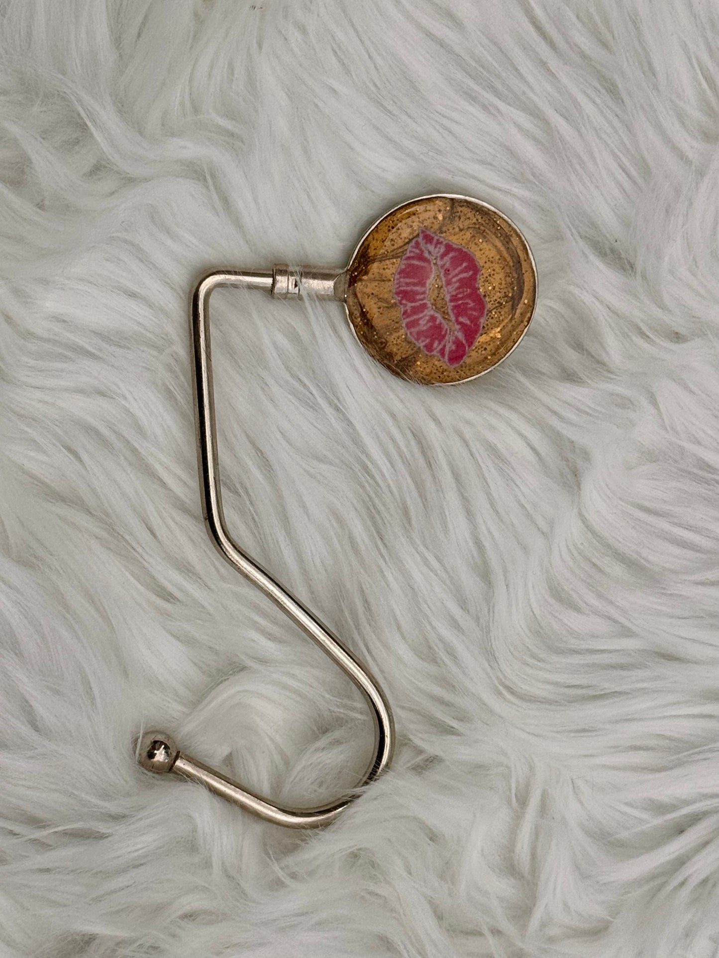 Purse Holder - kisses 